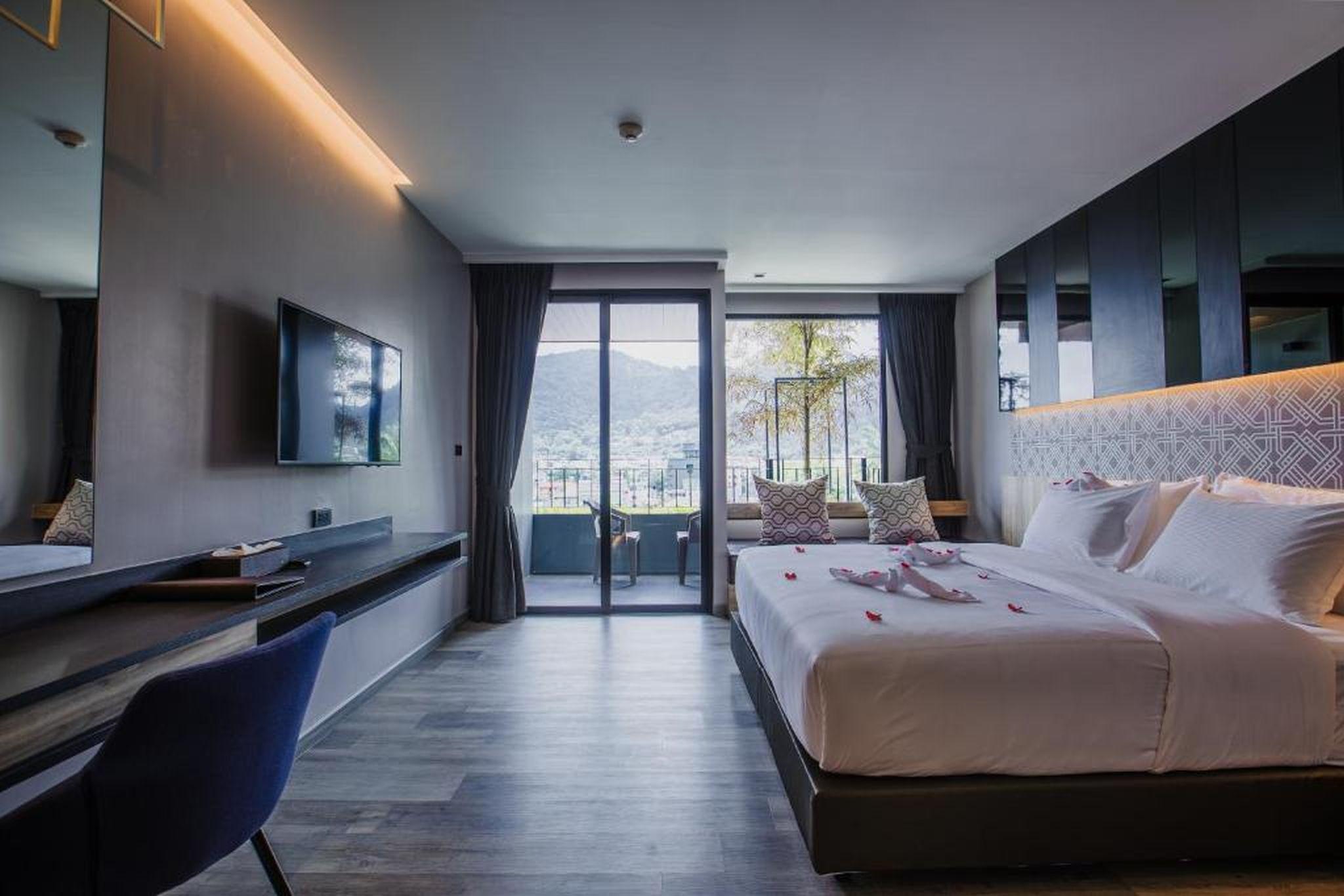 Rak Elegant Hotel Patong Buitenkant foto