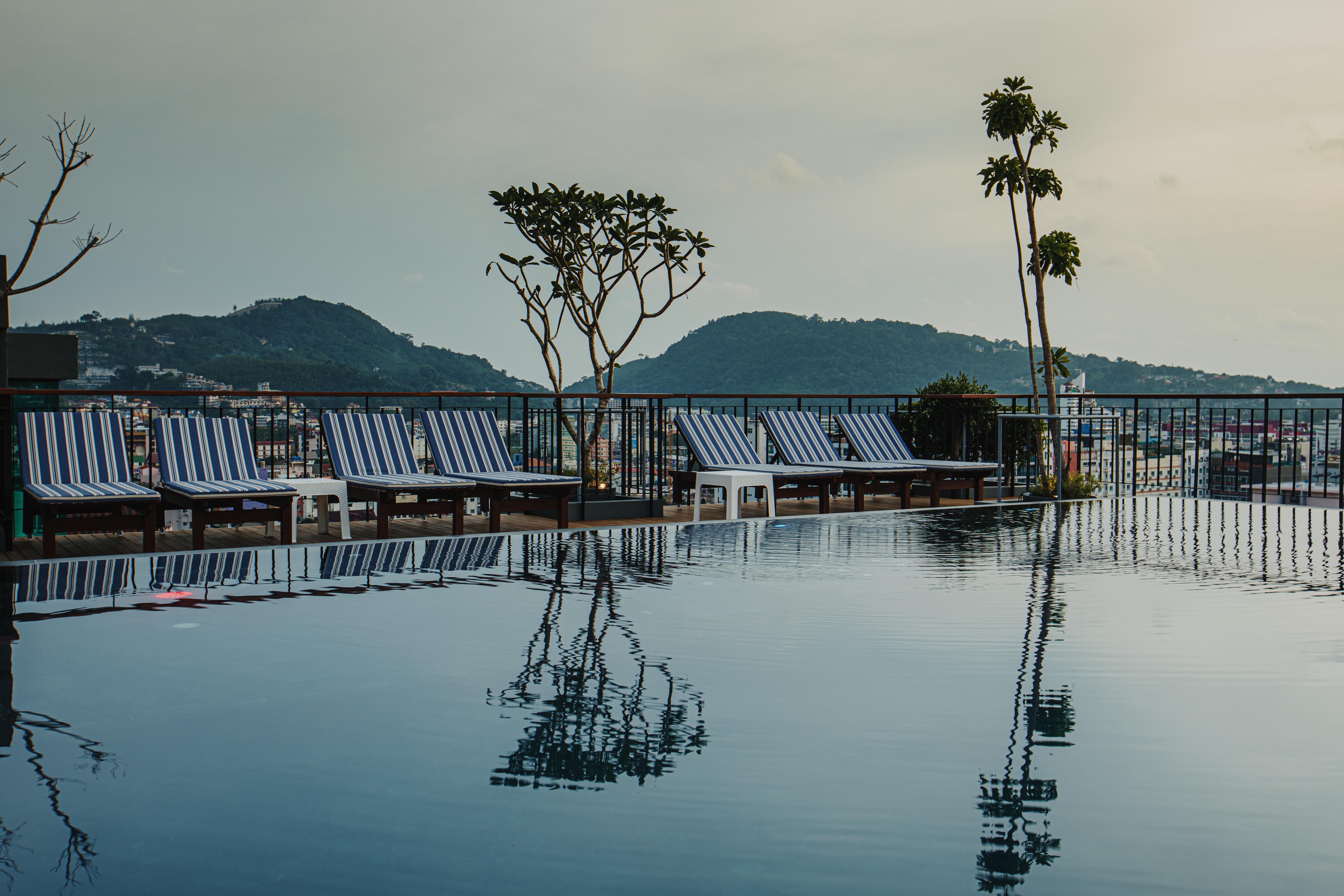 Rak Elegant Hotel Patong Buitenkant foto