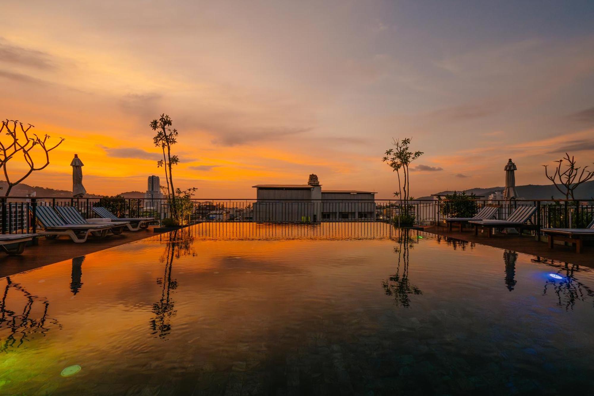 Rak Elegant Hotel Patong Buitenkant foto