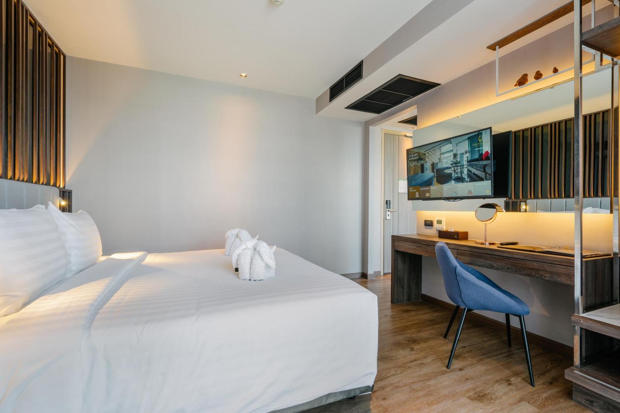 Rak Elegant Hotel Patong Buitenkant foto